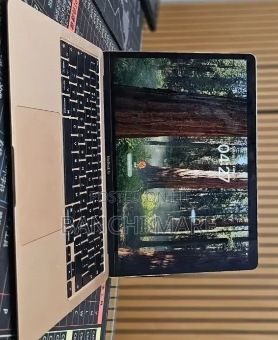 New Laptop Apple MacBook Air 2020 M1 8GB Intel Core i3 SSD 256GB