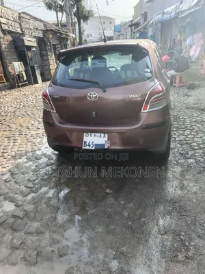 Toyota Yaris 2010 Burgundy