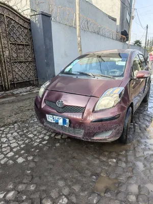Toyota Yaris 2010 Burgundy