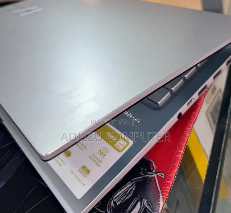 New Laptop Asus 16GB AMD Ryzen 7 SSD 512GB