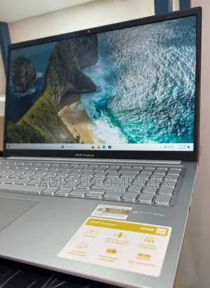 New Laptop Asus 16GB AMD Ryzen 7 SSD 512GB