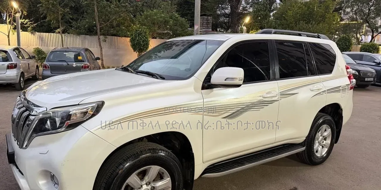 Toyota Land Cruiser Prado 2017 White
