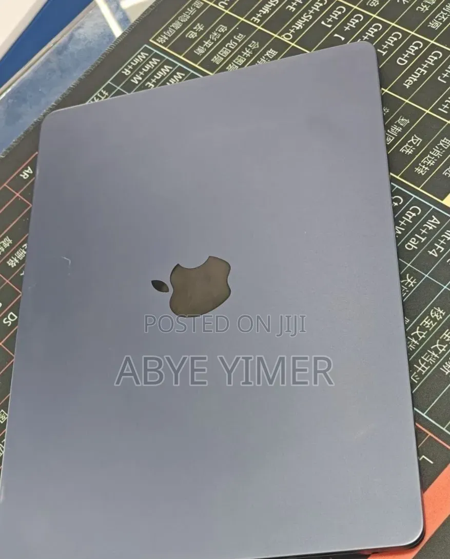 New Laptop Apple MacBook Air 2022 M2 8GB Intel Core M SSD 512GB