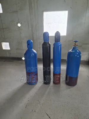 Portable Oxygen Cylinder Designed for Easy Transportation