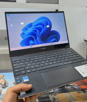 New Laptop Asus Zenbook 14 16GB Intel Core i7 SSD 512GB
