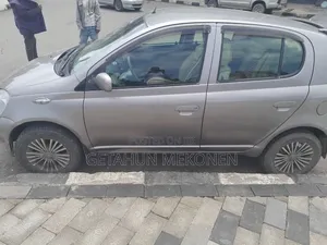 Toyota Vitz 2001