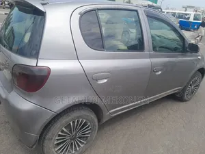 Toyota Vitz 2001