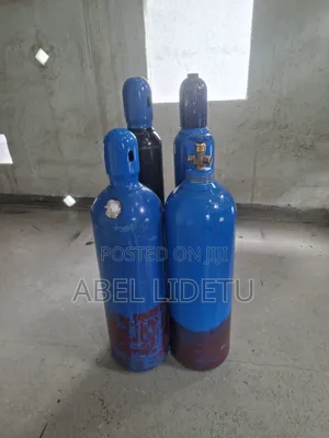 Oxygen Cylinder Made From Seamless Carbon Steel Strong and Durable.