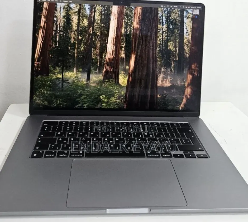 New Laptop Apple MacBook Air 2024 M3 8GB Intel Core Ultra 5 SSD 512GB