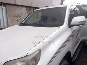 Toyota Land Cruiser Prado 2010 White