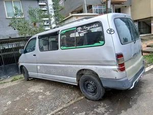 Toyota HiAce 2006 Silver