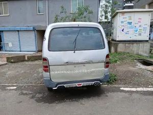 Toyota HiAce 2006 Silver