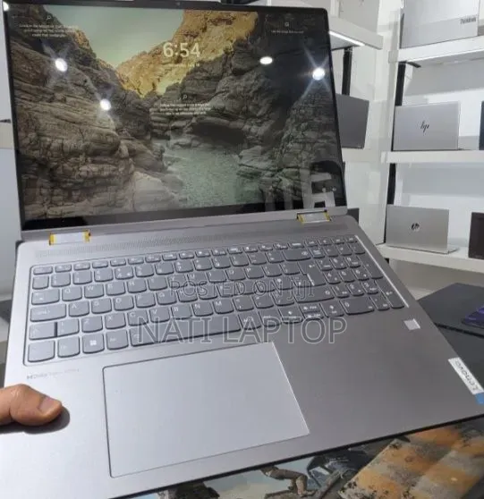 New Laptop Lenovo 16GB AMD Ryzen 7 SSD 512GB