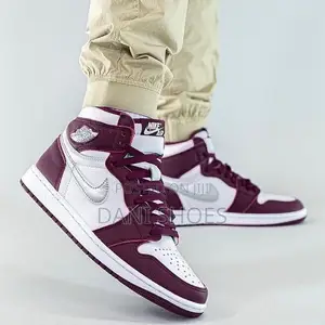 Air Jordan 1 Retro High OG "Bordeaux"