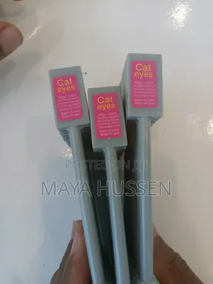 Magic Cat Eyes Nail Art Magnet Board