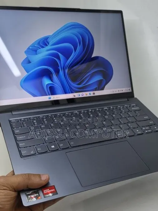 New Laptop Lenovo 16GB AMD Ryzen 7 SSD 512GB