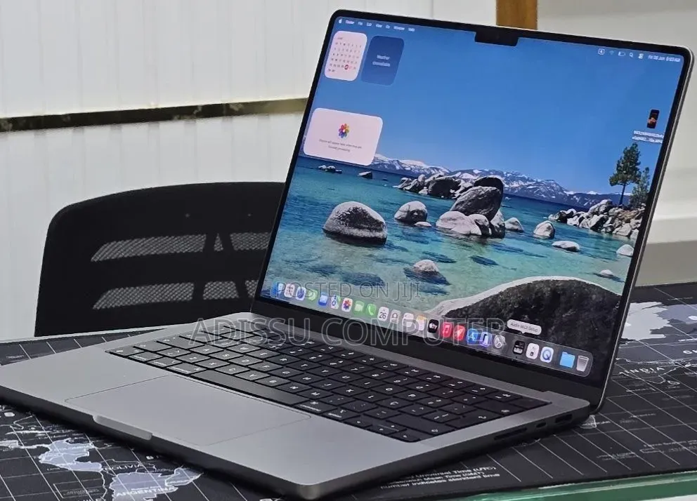 New Laptop Apple 32GB Apple M1 SSD 512GB
