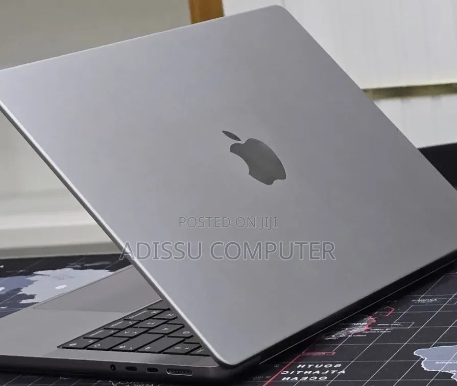 New Laptop Apple 32GB Apple M1 SSD 512GB