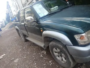Toyota Hilux 2004 Green