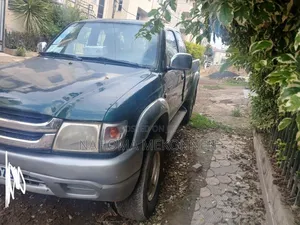Toyota Hilux 2004 Green
