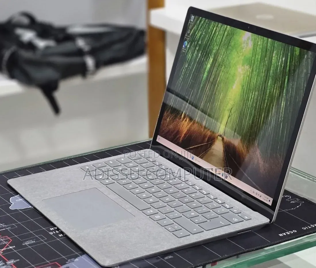 New Laptop Apple MacBook Pro 2019 16GB Intel Core i7 SSD 512GB