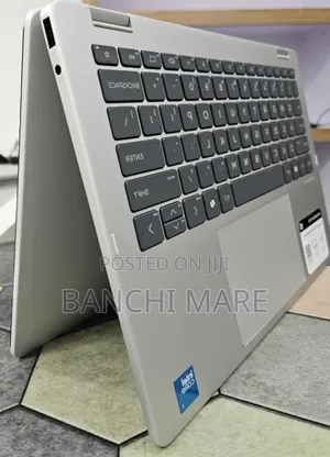 New Laptop HP OmniBook 5 Flip 16GB Intel Core 7 SSD 512GB