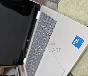 New Laptop HP OmniBook 5 Flip 16GB Intel Core 7 SSD 512GB