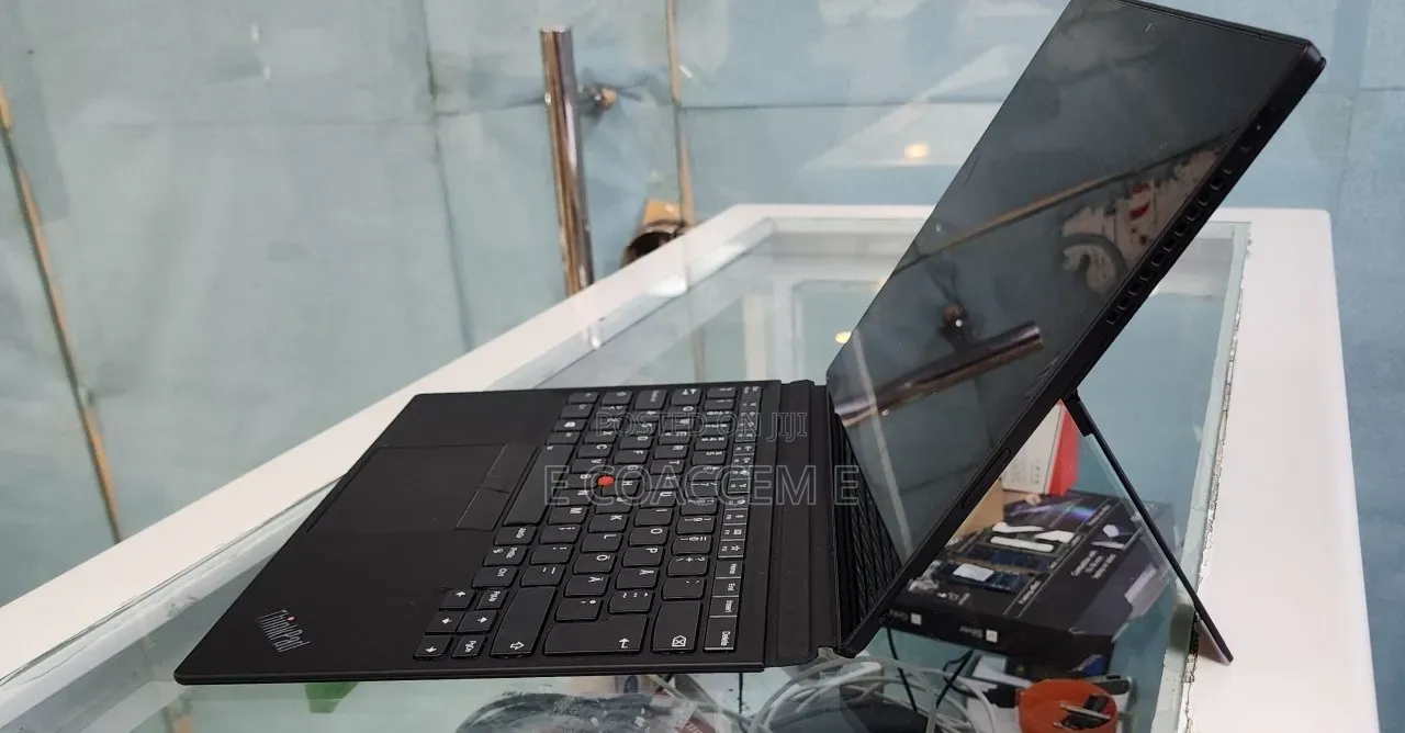 New Laptop Lenovo 8GB Intel Core i5 SSD 256GB