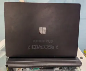 New Laptop Microsoft Surface 8GB Intel Core i5 SSD 256GB
