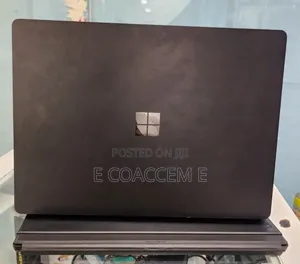 New Laptop Microsoft Surface 8GB Intel Core i5 SSD 256GB