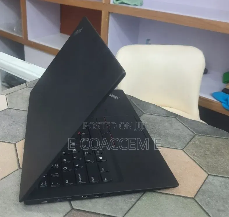 New Laptop Lenovo 16GB AMD Ryzen 5 SSD 512GB