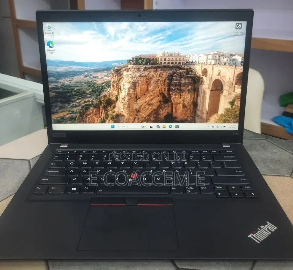 New Laptop Lenovo 16GB AMD Ryzen 5 SSD 512GB