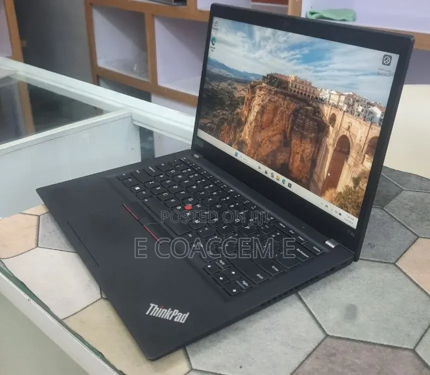 New Laptop Lenovo 16GB AMD Ryzen 5 SSD 512GB