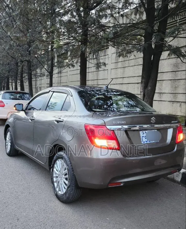 Suzuki Dzire 2023 Silver