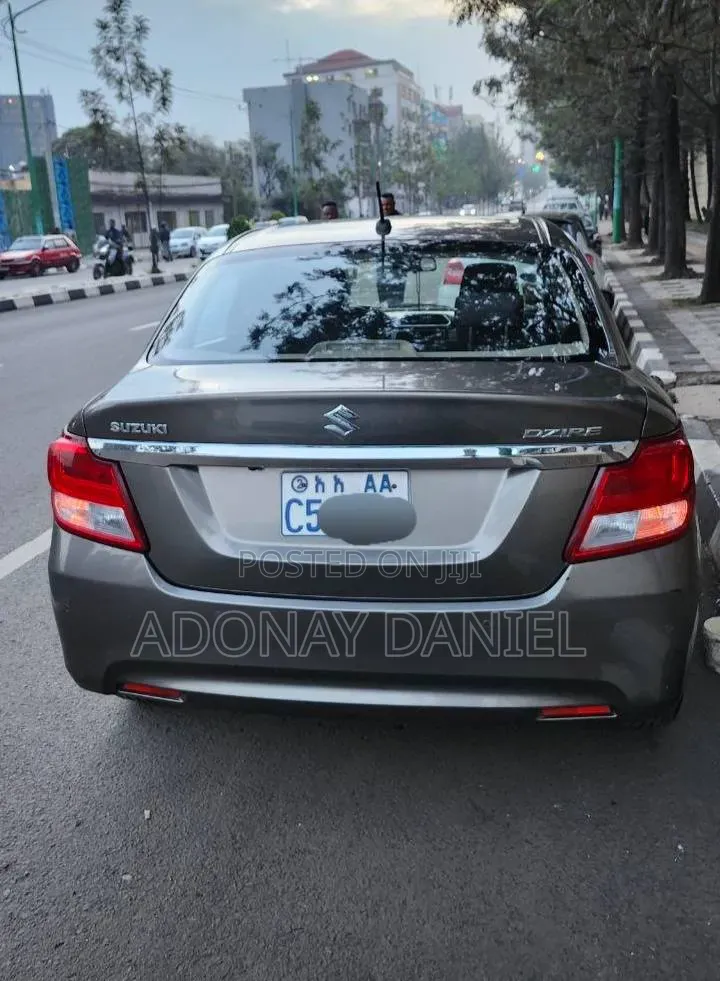 Suzuki Dzire 2023 Silver