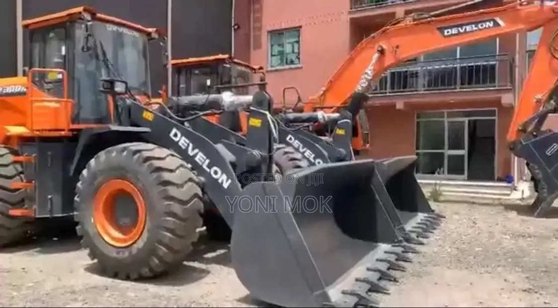 2025 Develon Excavator for Sale