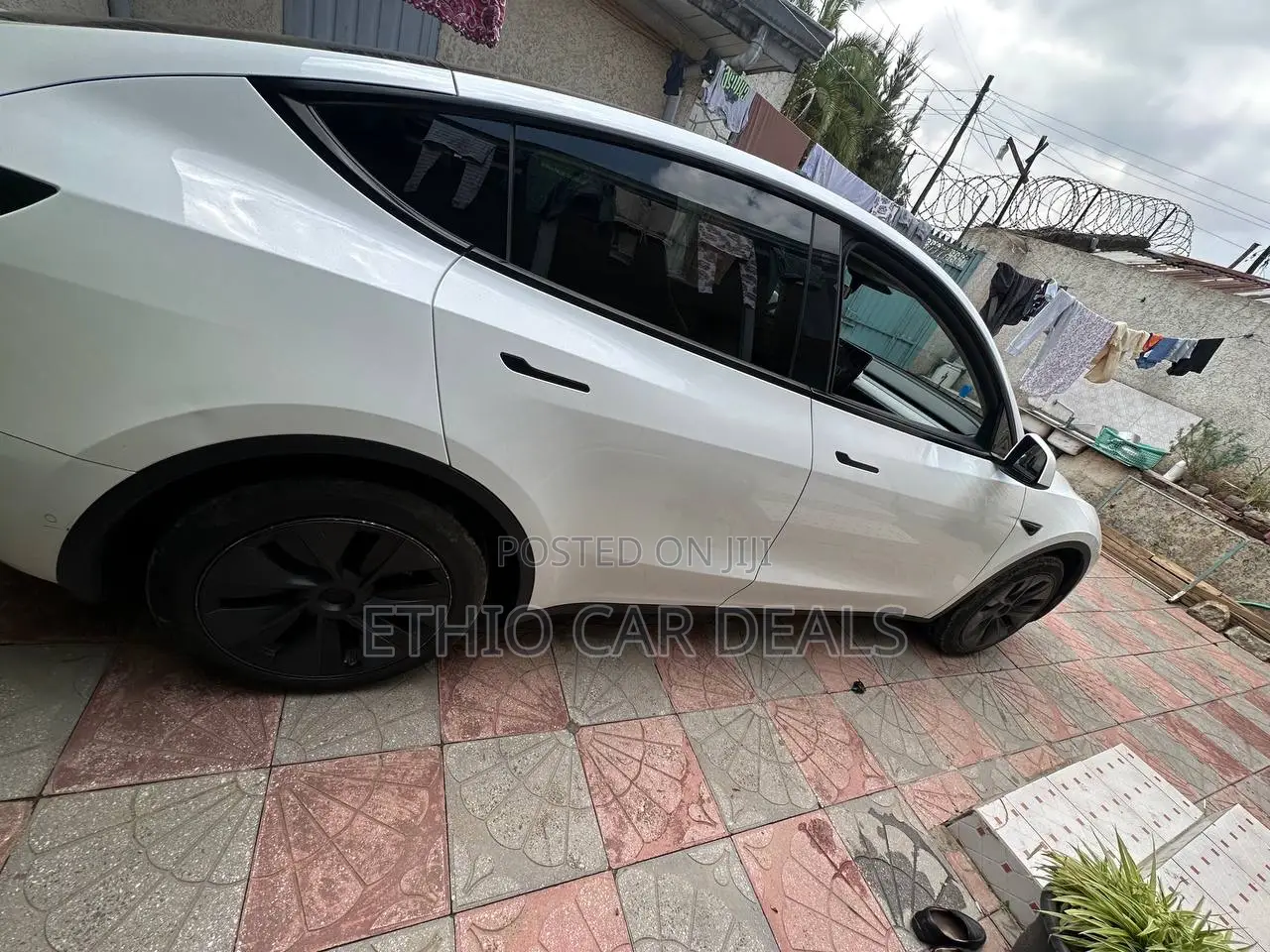 Tesla Model Y 2024 Silver