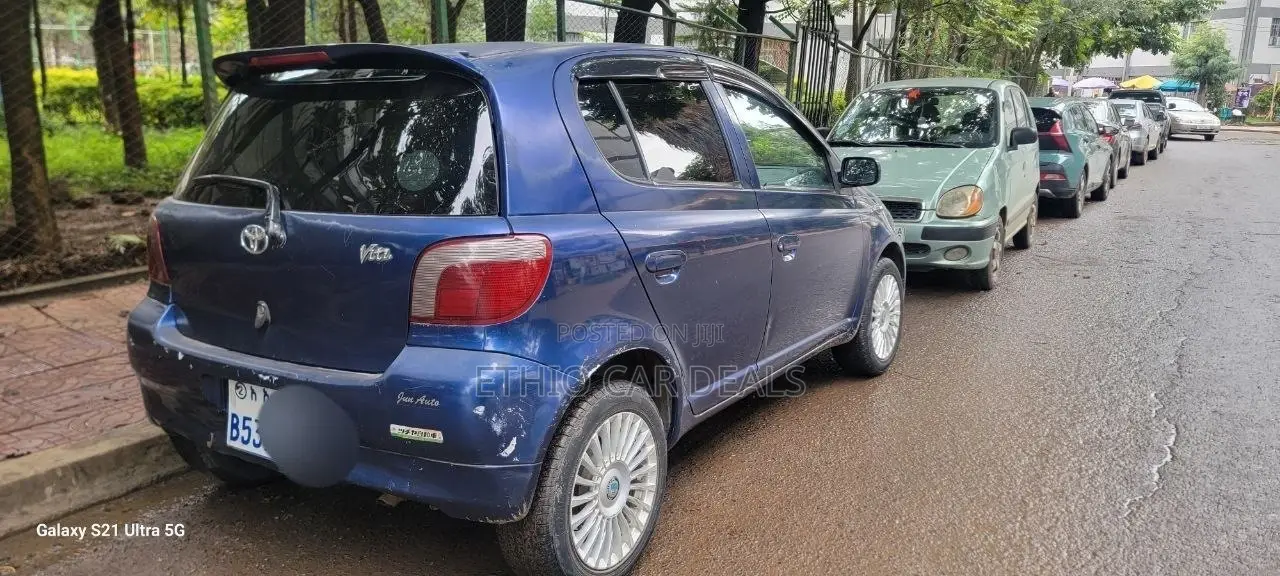 Toyota Vitz 2001 Blue