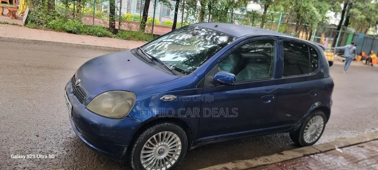 Toyota Vitz 2001 Blue