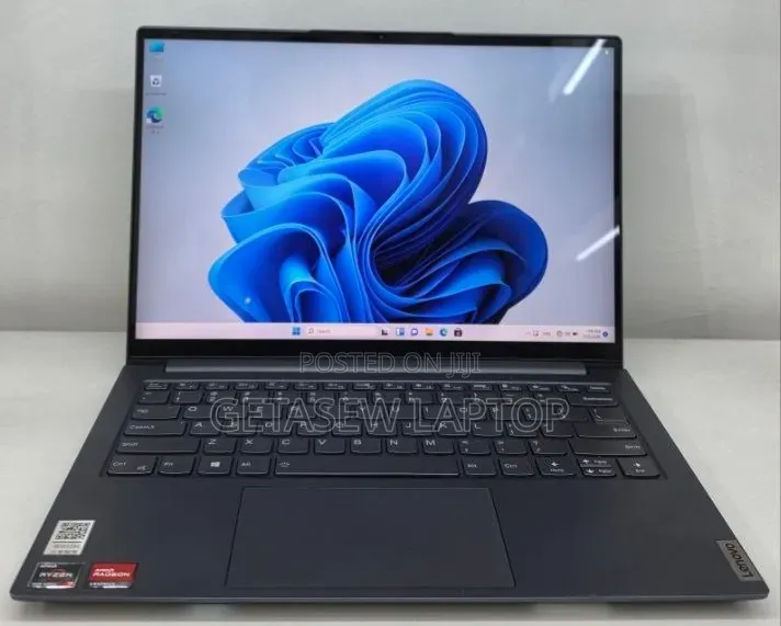 New Laptop Lenovo 16GB AMD Ryzen 7 SSD 512GB