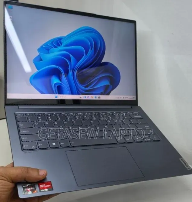 New Laptop Lenovo 16GB AMD Ryzen 7 SSD 512GB