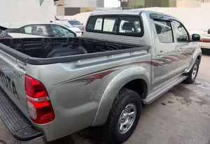 Toyota Hilux 2012 Silver