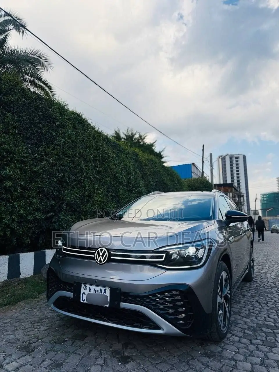 Volkswagen ID.6 2024 Gold