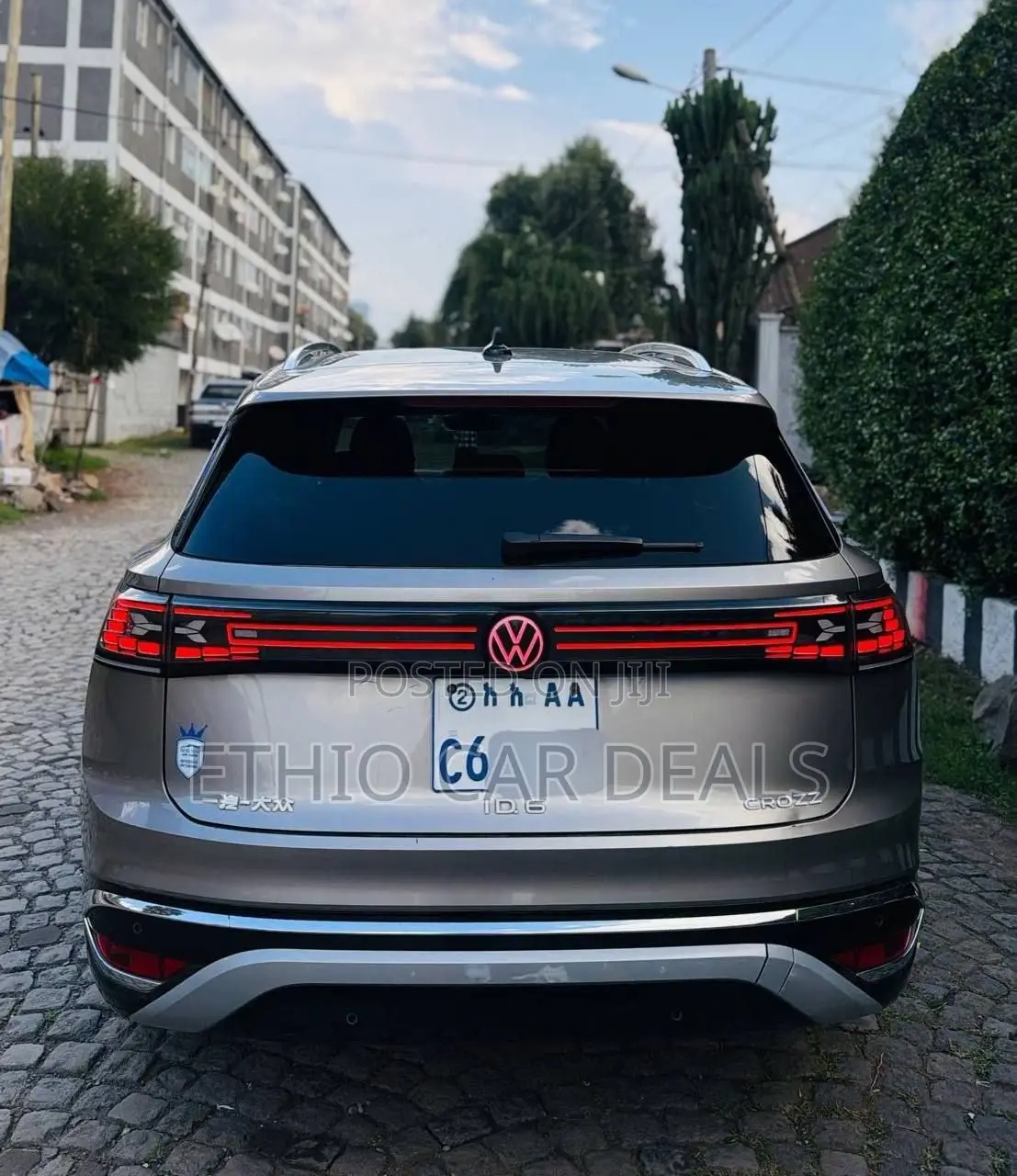 Volkswagen ID.6 2024 Gold