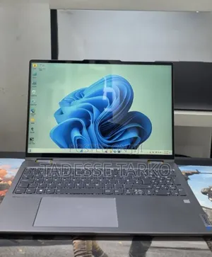 New Laptop Lenovo 16GB AMD Ryzen 7 SSD 512GB