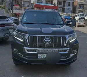 Toyota Land Cruiser 2021 Black