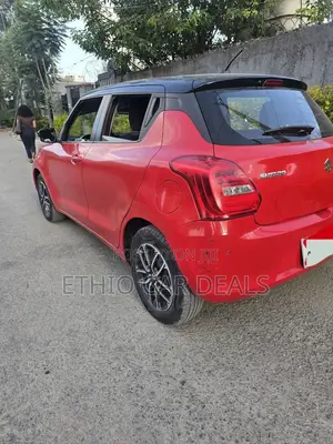 Suzuki Swift 2022 Red