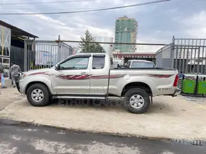 Toyota Hilux 2007 Silver