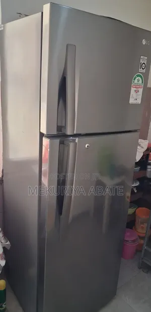 ​LG Smart Inverter Refrigerator-Freezer (367L) - በጥሩ ሁኔታ ላይ ያለ