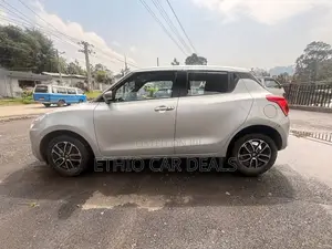 Suzuki Swift 2021 Silver